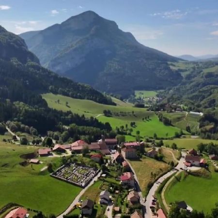 Magnifique Maison Renovee, 10Pers Rencurel Esterno foto